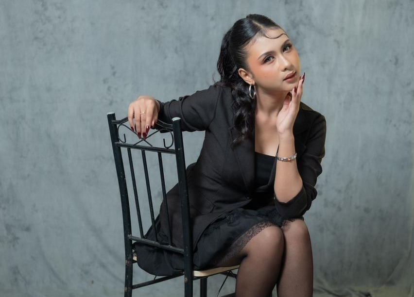 Fairysyauqi Chelsea Haryanto, model muda asal Kota Madiun, mengawali karier dari catwalk sekolah dan kini aktif berkolaborasi dengan berbagai MUA. FOTO: ISTIMEWA