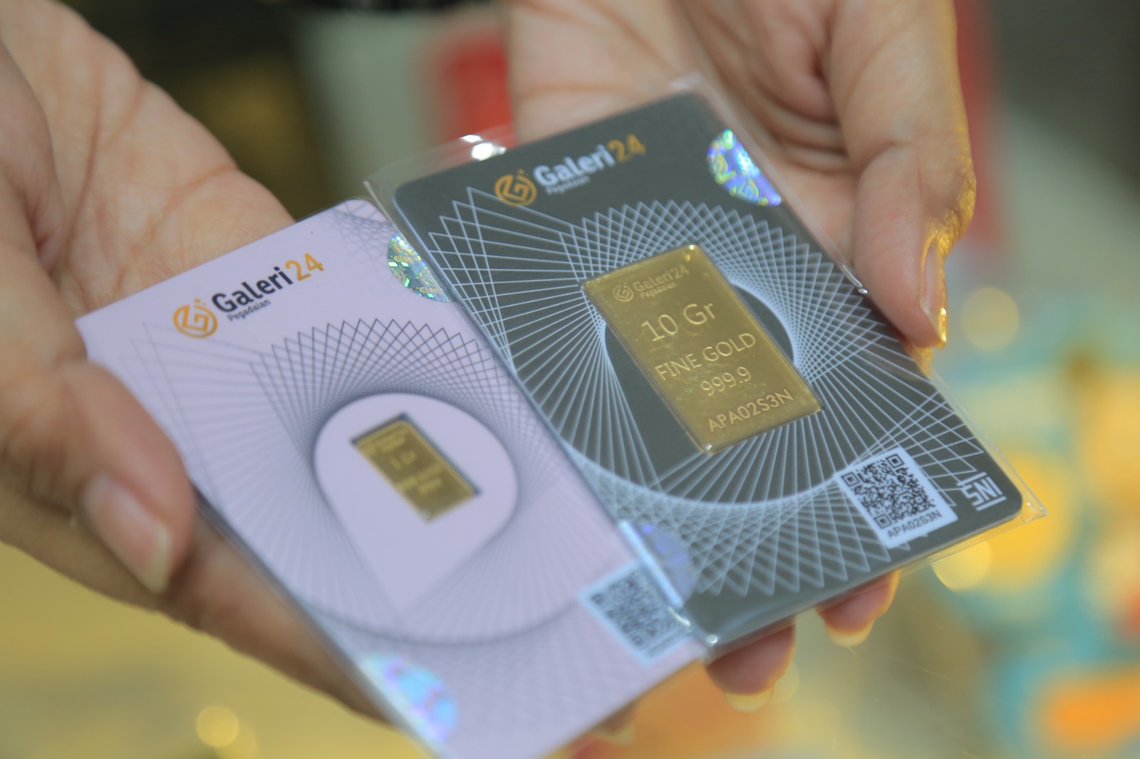 Harga emas Antam di Galeri 24 Madiun melonjak hingga menembus Rp 3 juta per gram, memicu antrean pembeli sejak pagi hari. DOK RADAR MADIUN