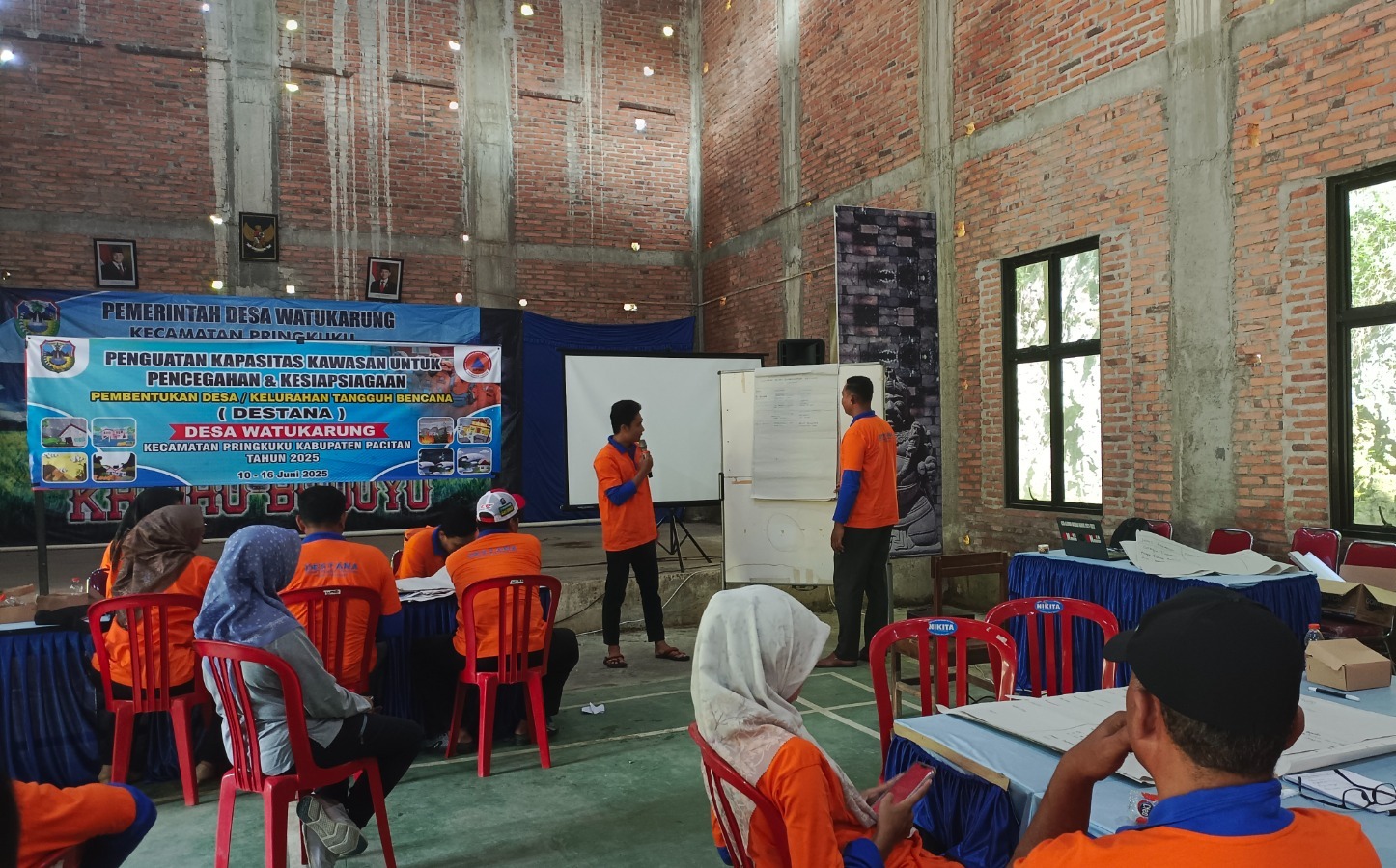 Aktivitas kebencanaan di salah satu desa tangguh bencana (destana) di Pacitan sebagai bagian dari upaya mitigasi dan kesiapsiagaan warga. FOTO: BPBD PACITAN