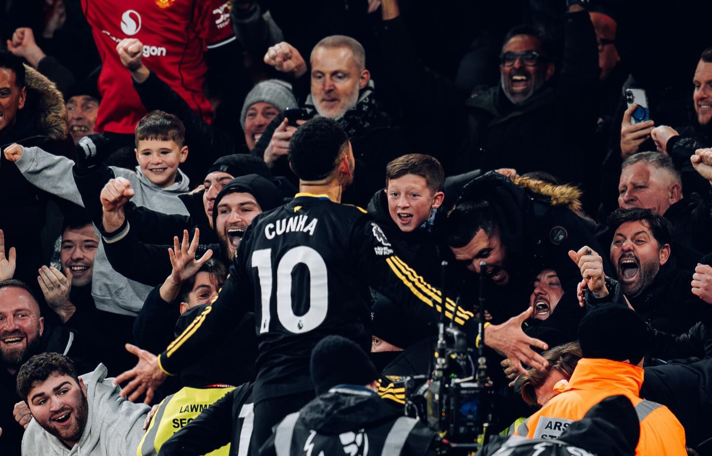 Selebrasi Cunha udai cetak gol penentu.