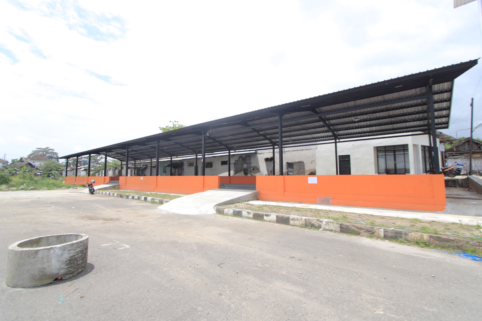 Bangunan los baru di Pasar Sayur Magetan siap ditempati pedagang pelataran yang akan direlokasi dalam waktu dekat. AJI PUTRA/RADAR MAGETAN