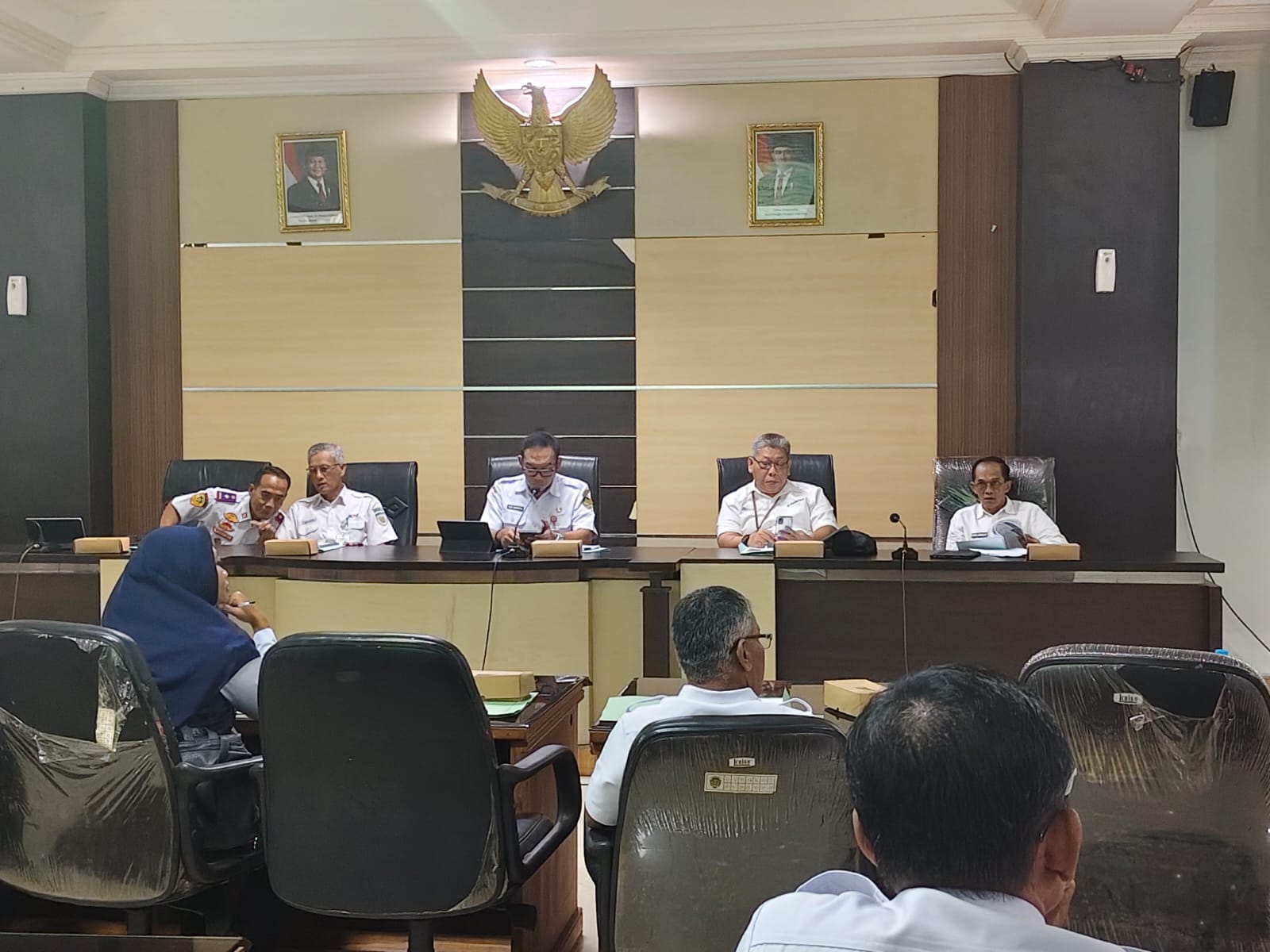 Suasana rapat membahas rencana pembangunan rest area di pintu masuk Kabupaten Madiun.