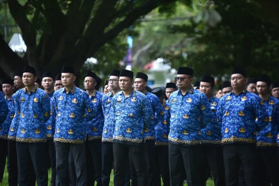 Sebagian tenaga honorer di lingkungan Pemkab Pacitan masih menunggu kepastian status kerja menyusul kebijakan penghapusan honorer nasional mulai 2026. PROKOPIM UNTUK RADAR PACITAN