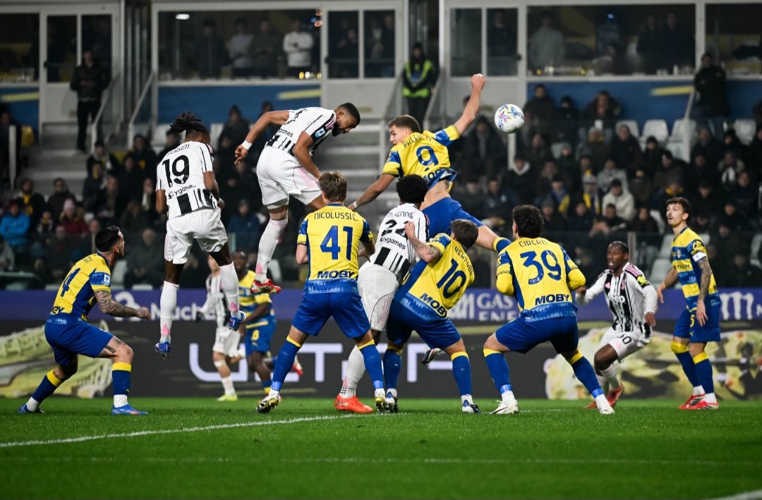 Juventus menang meyakinkan melawan Parma.