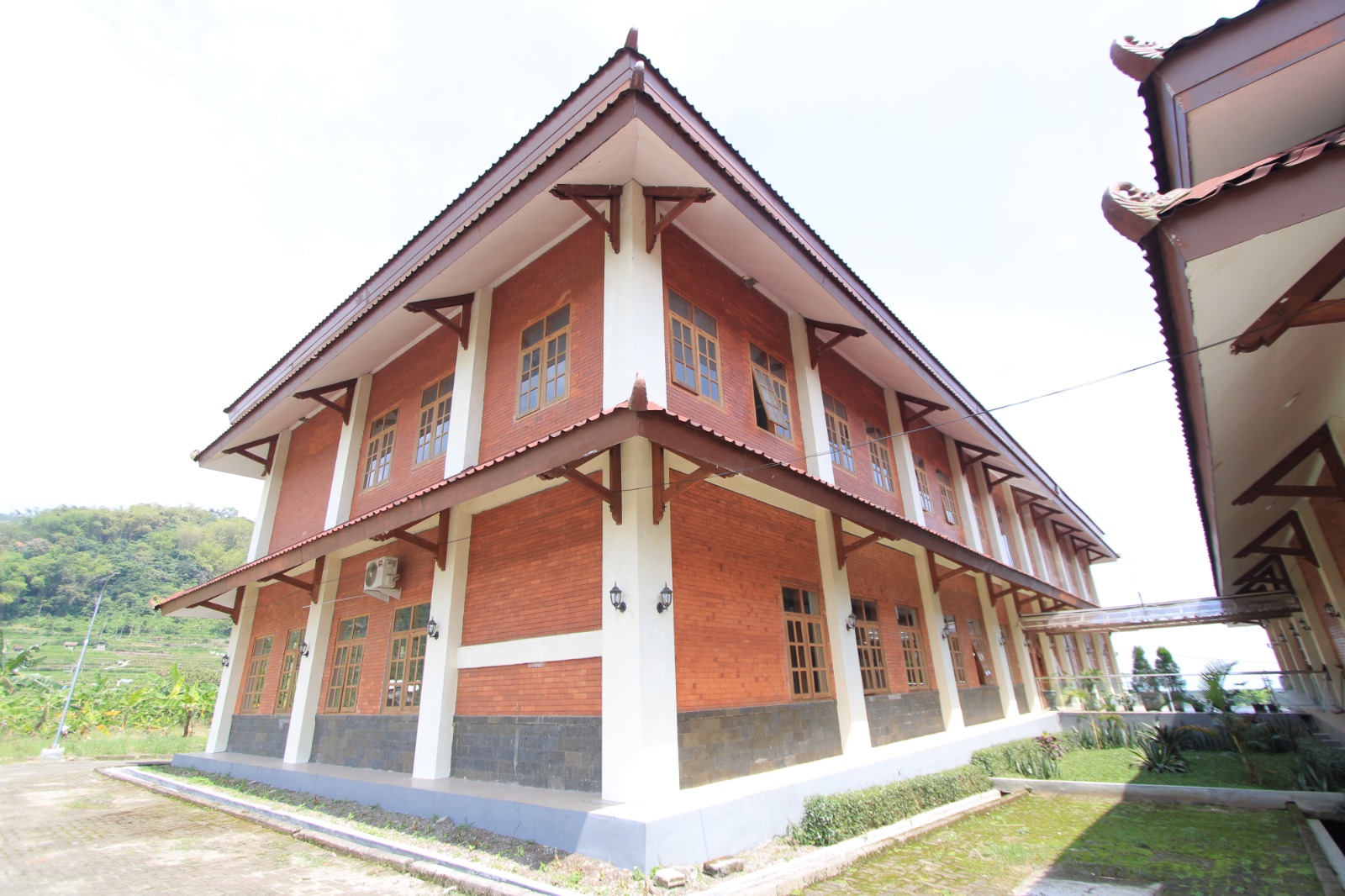 Gedung Graha Pusat Literasi Plaosan disiapkan sebagai lokasi Sekolah Rakyat rintisan di Magetan yang masih menunggu survei teknis Kementerian PU. AJI PUTRA/RADAR MAGETAN