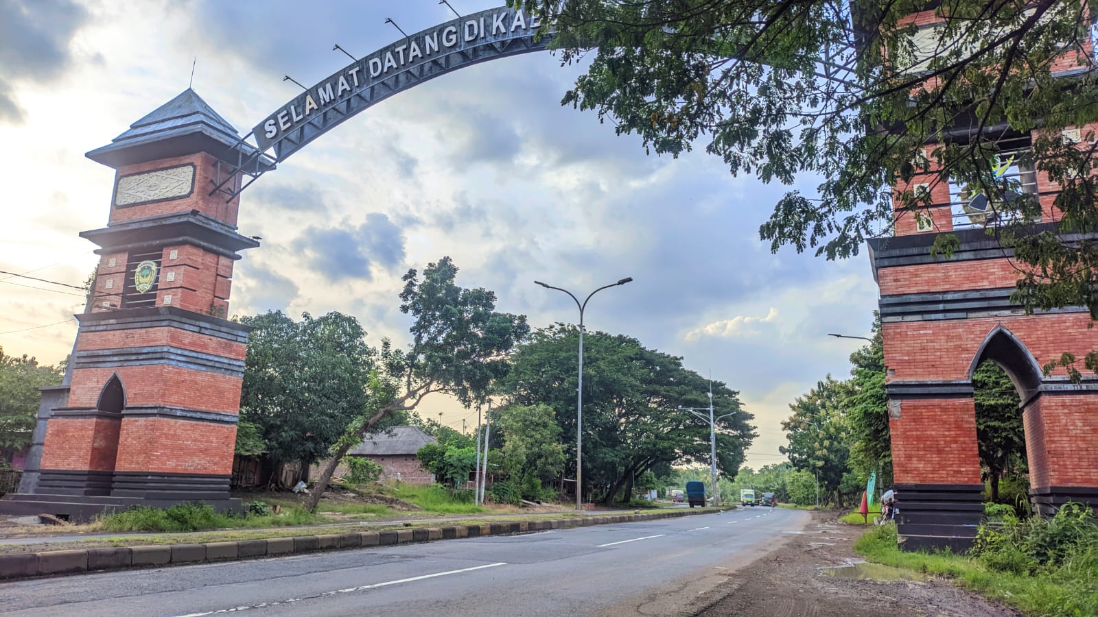 Pembangunan Rest Area Pajaran di perbatasan Kabupaten Madiun&ndash;Nganjuk berpeluang menjadi titik pendaratan paralayang lintas alam. LODITYA FERNANDES/RADAR MADIUN