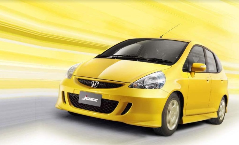 Ilustrasi Honda Jazz salah satu mobil hatchback terbaik.