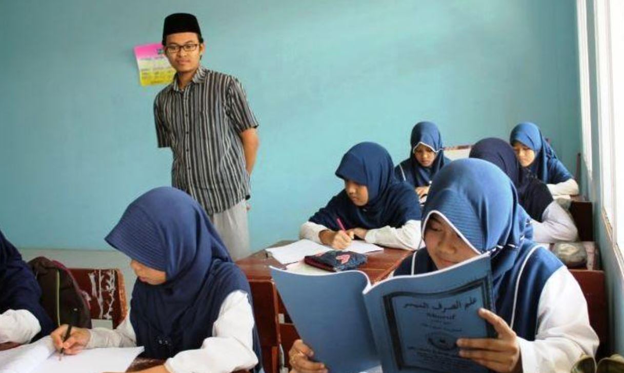 Ilustrasi guru madrasah.