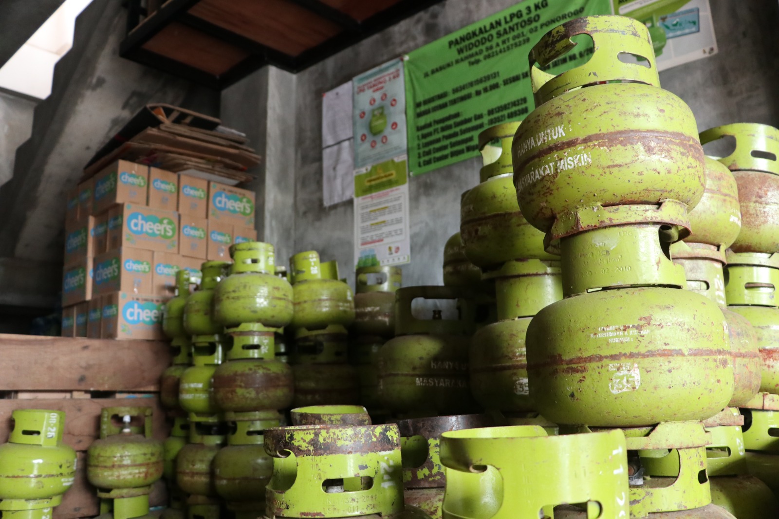 KEBUTUHAN: Pemkab Ponorogo menggandeng Pertamina dan agen untuk mengamankan distribusi LPG 3 kg serta BBM jelang Ramadan, termasuk antisipasi penimbunan. FOTO: DOK RADAR PONOROGO