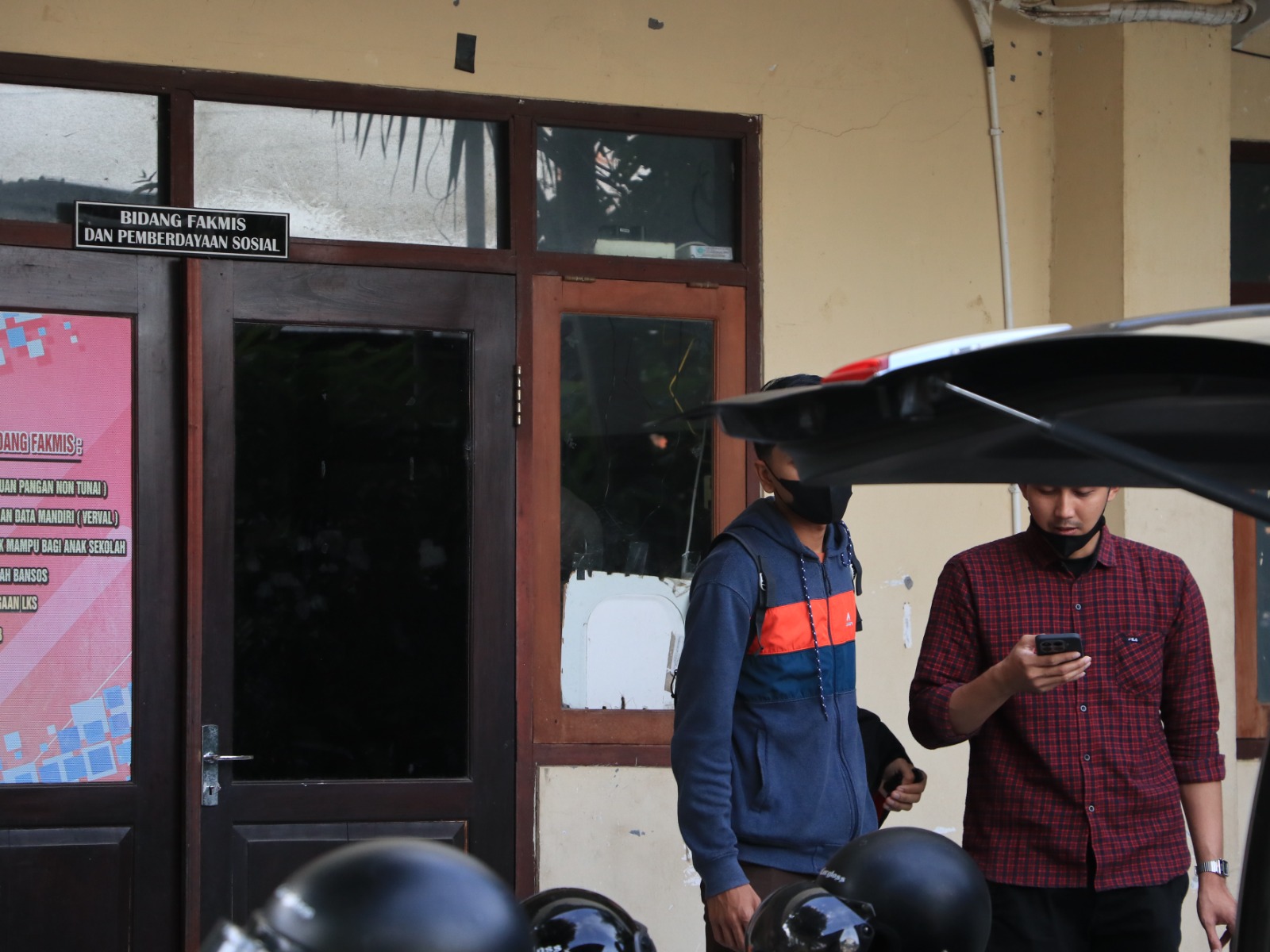 BANSOS DIKORUPSI: Kejari Ponorogo mengamankan sejumlah dokumen terkait penyaluran bansos saat menggeledah Kantor Dinsos-PPPA pada Desember lalu. DOK RADAR PONOROGO