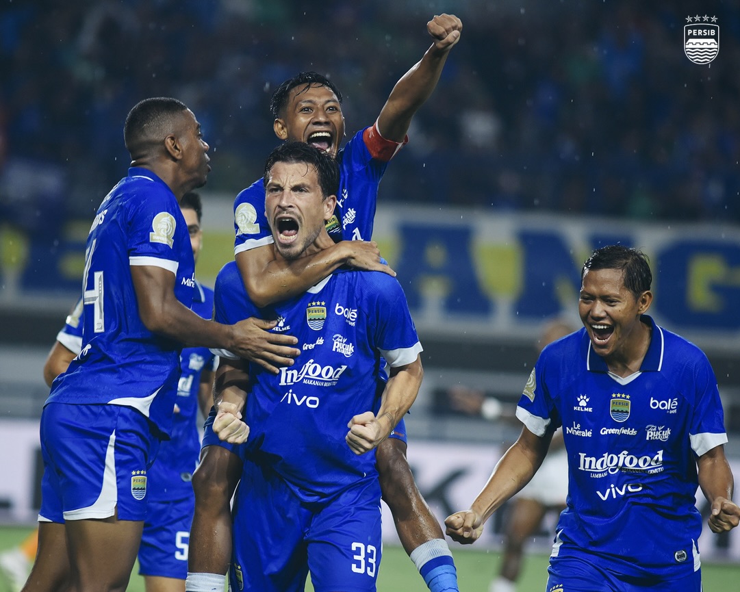 Persib saat hadapi Malut United.