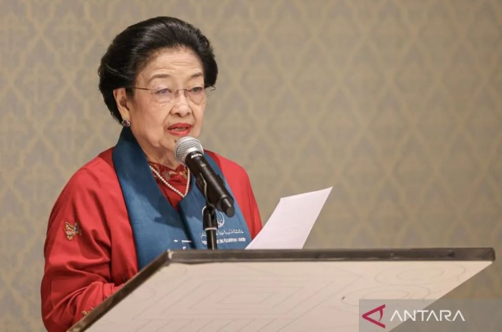 Megawati Soekarnoputri mencatat sejarah sebagai tokoh non-Arab pertama yang menerima doktor kehormatan dari universitas perempuan terbesar di dunia.