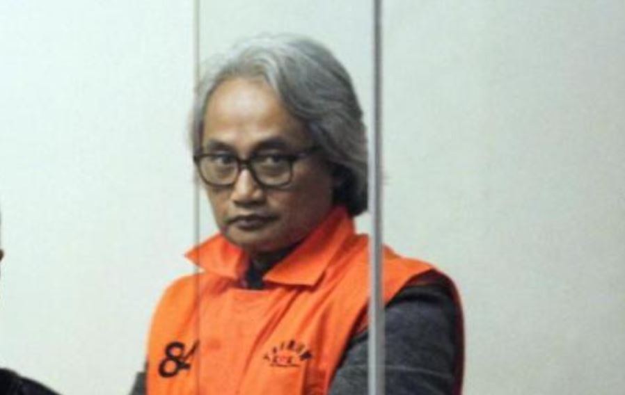 Kepala KPP Pratama Banjarmasin Mulyono ditetapkan tersangka usai terjerat OTT oleh KPK.