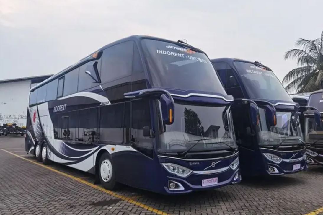Bus double decker Indorent.