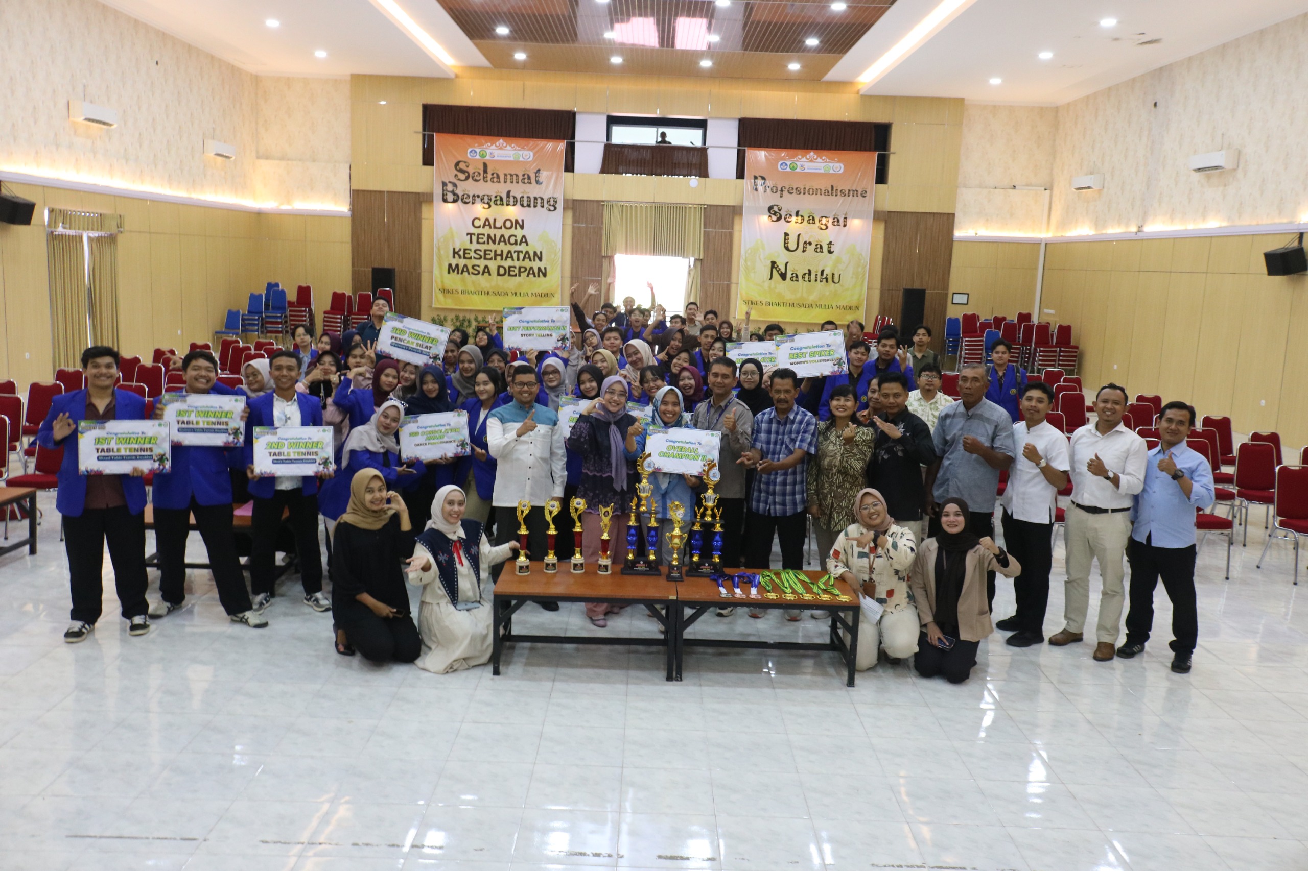 REWARD: UBHM Madiun memberikan apresisasi kepada semua atletnya yang berhasil mempersembahkan juara 2 umum serta sederet prestasi lain Jumat lalu (13/2).