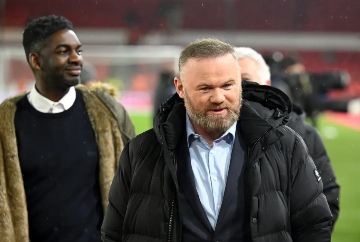 Wayne Rooney siap kembali melatih dan terbuka jadi asisten manajer Manchester United atau Everton.