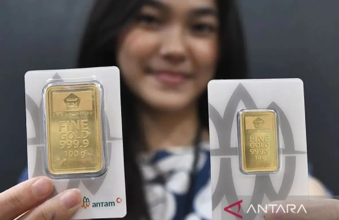 Harga emas 16 Februari 2026: Antam LM turun Rp14.000 jadi Rp2.940.000/gram. Pegadaian Antam, UBS, Galeri24 masih stabil.