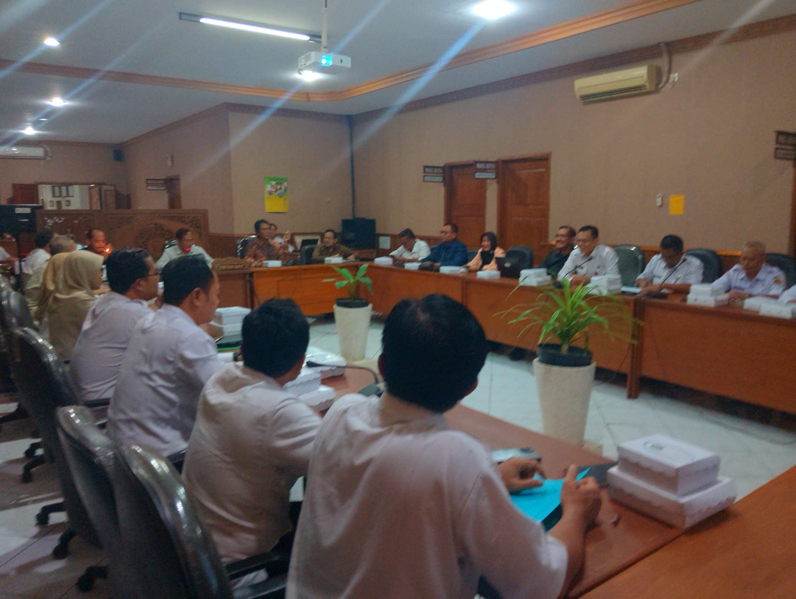 BAHAS: DPRD Kabupaten Madiun menggelar RDP bersama OPD membahas KDKMP. LODITYA FERNANDES/RADAR MADIUN