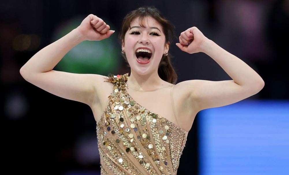 Alysa Liu raih emas Olimpiade 2026 usai tampil memukau di free skate. Kalahkan Kaori Sakamoto dan ukir sejarah bagi Amerika Serikat.