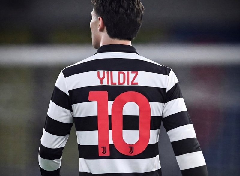 Juventus disebut akan merilis jersey keempat yang bernuansa retro.