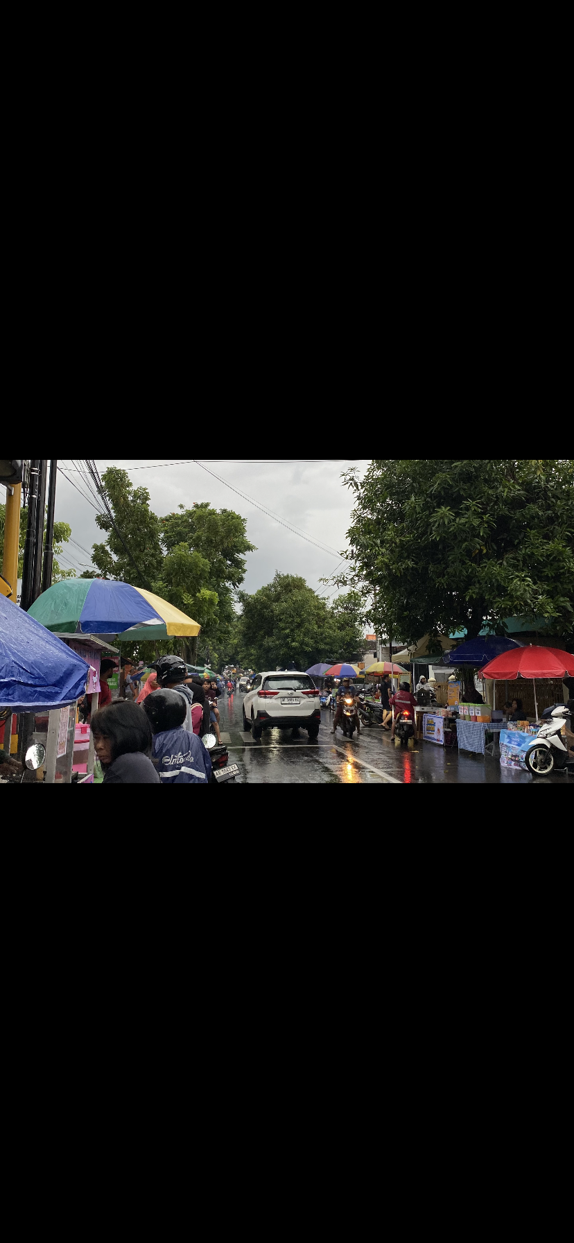 Pasar kaget manguharjo