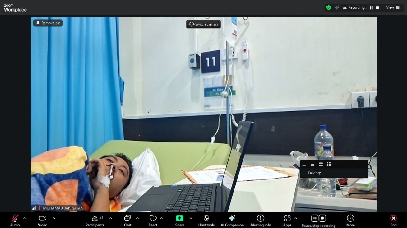 Tetap semangat di tengah sakit, peserta UP PPG ini mengikuti ujian demi meraih sertifikasi dan masa depan pendidikan yang lebih baik.