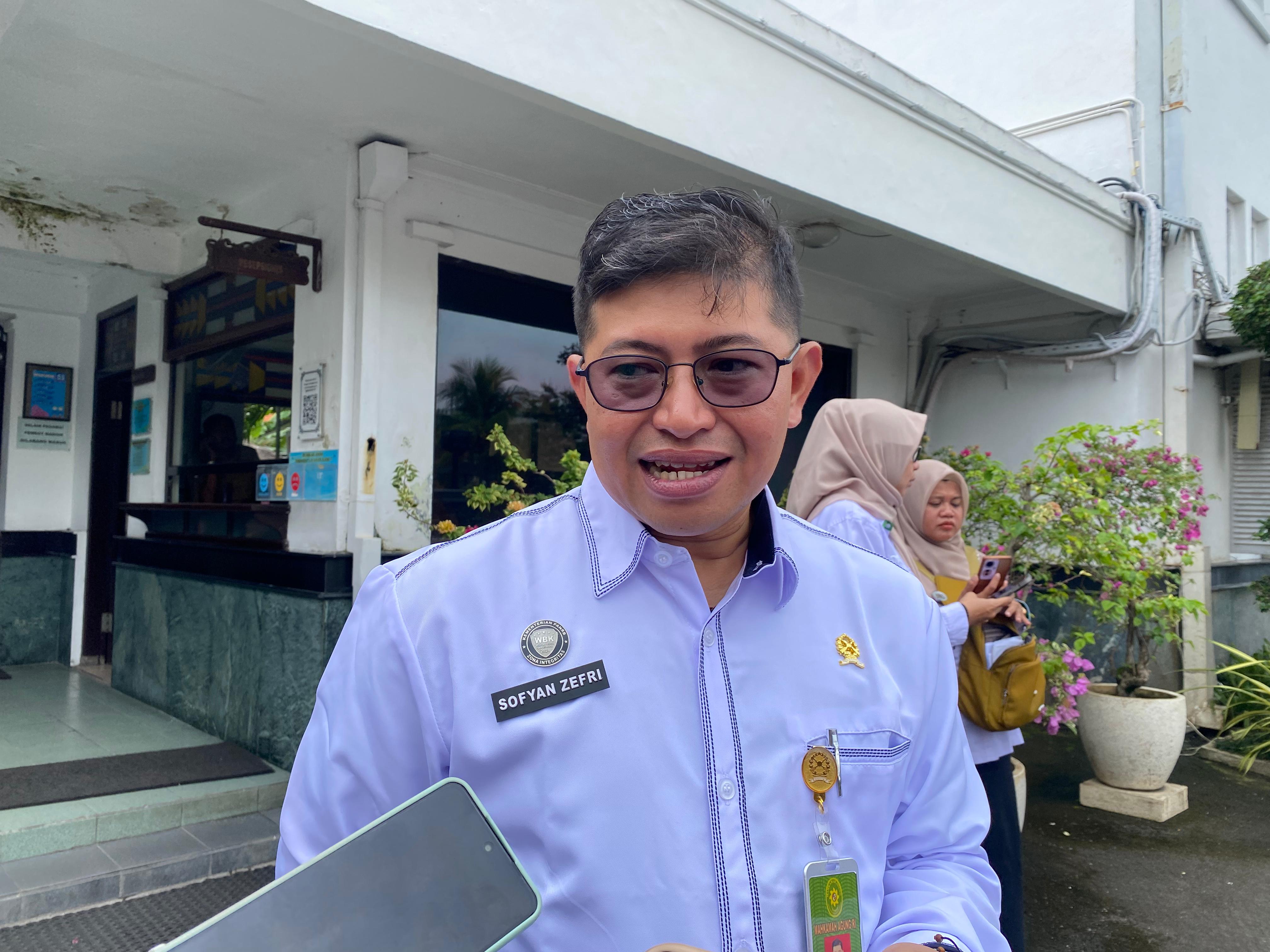 Ketua PA Kota Madiun Sofyan Zefri memperketat dispensasi nikah guna menekan pernikahan dini dan perceraian. ERLITA H/RADAR MADIUN