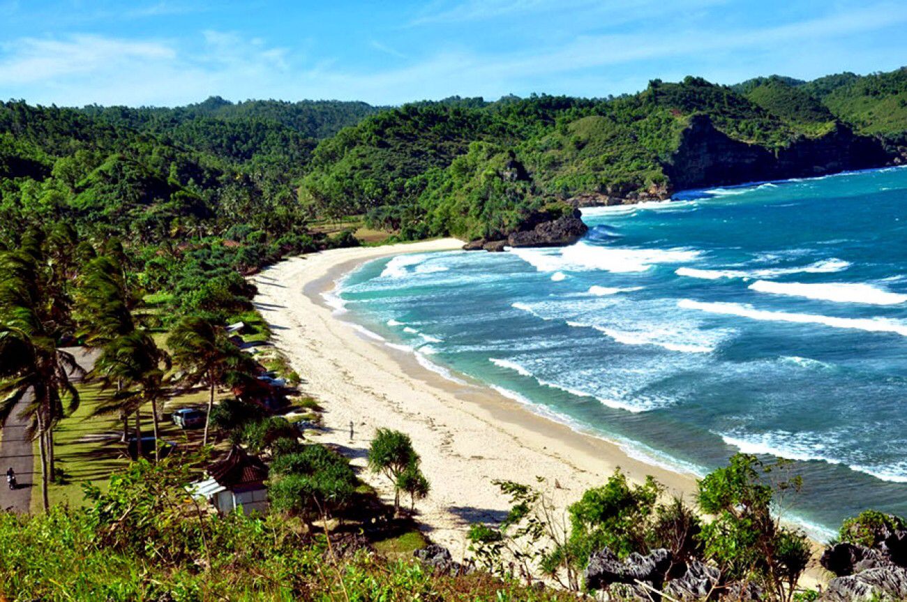 Pantai Teleng Ria Pacitan (Wisatakita.com)