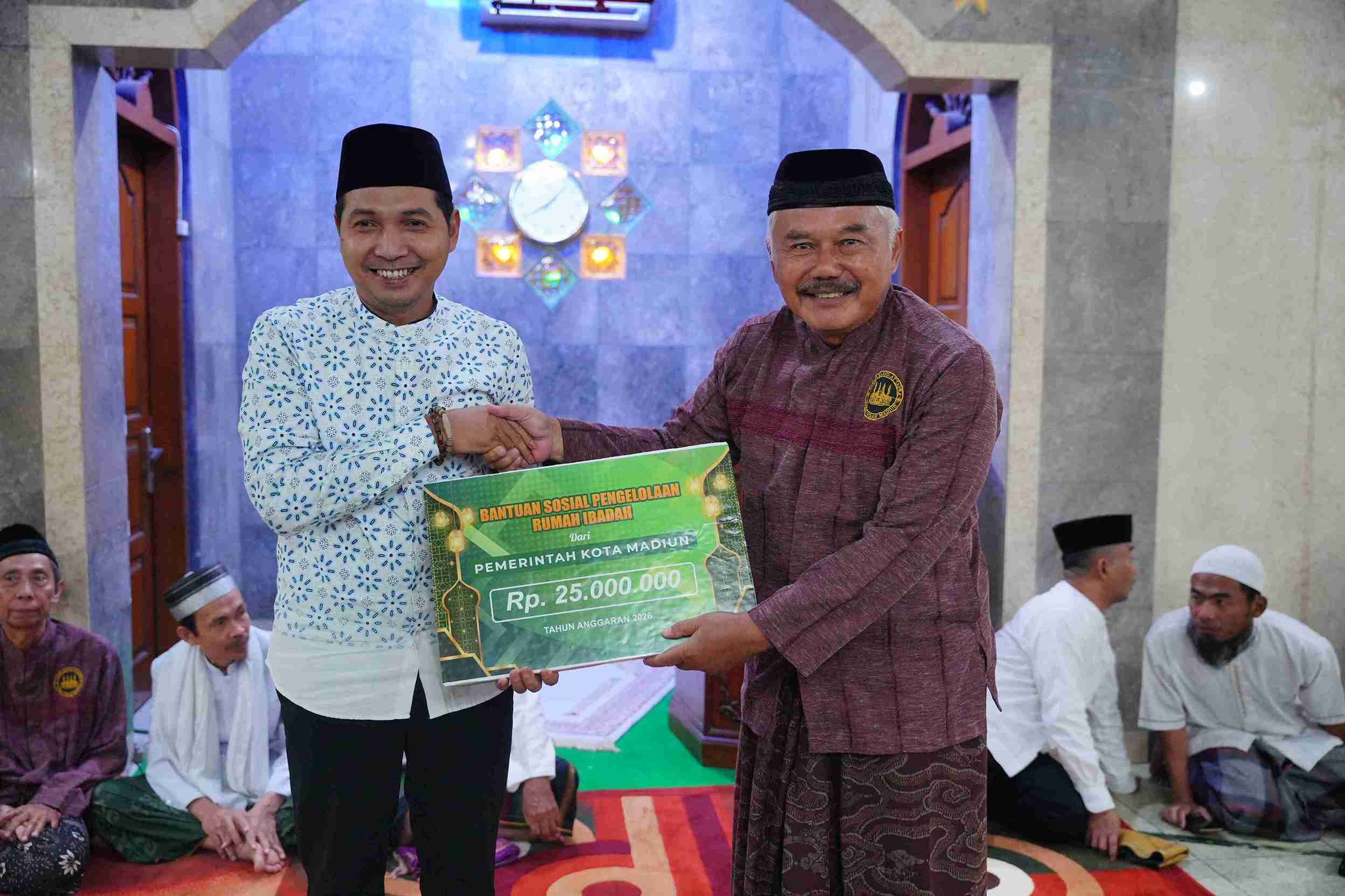 Plt Wali Kota Madiun, F. Bagus Panuntun saat Safari Ramadhan di Masjid At-Taqwa di Jalan Slamet Riyadi, Kelurahan Klegen, Kecamatan Kartoharjo (memorandum.disway.id)