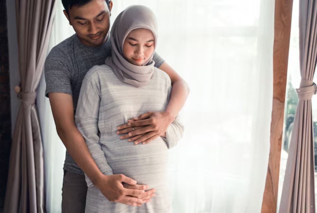 Ibu hamil dan menyusui yang tidak berpuasa karena alasan syar&rsquo;i mendapatkan keringanan dalam Islam.