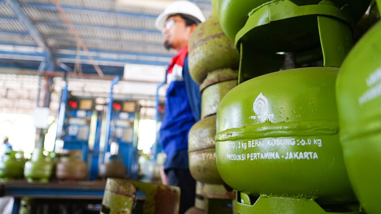 SIAGA ENERGI: Pertamina memastikan pasokan LPG tetap aman dengan tambahan distribusi hingga 67,9 persen untuk memenuhi kebutuhan masyarakat selama Ramadan dan Lebaran. FOTO: PERTAMINA