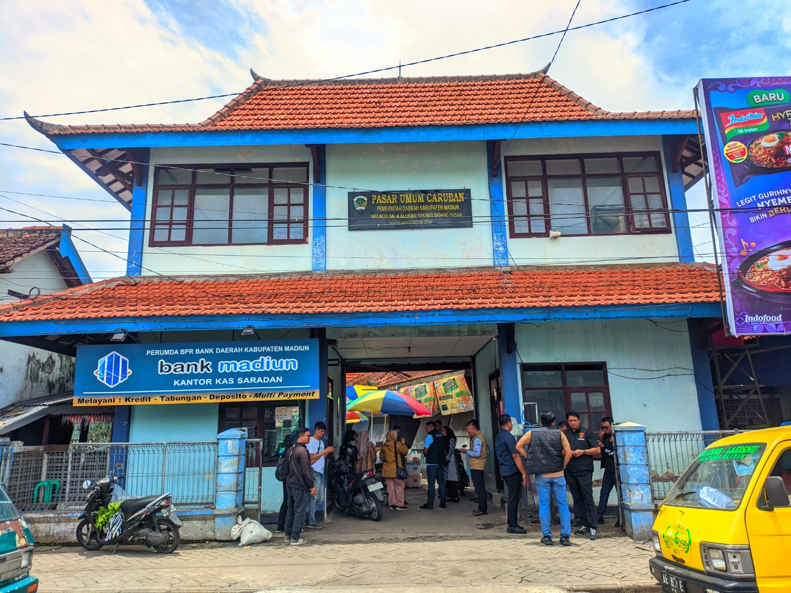 BAHAS REGULASI: Pemkab dan DPRD Kabupaten Madiun menyepakati raperda pasar rakyat dan toko swalayan untuk menyesuaikan kebijakan daerah dengan regulasi pusat. FOTO: LODITYA FERNANDES/RADAR MADIUN