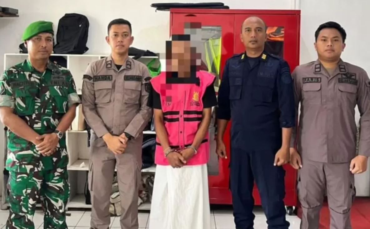 Guru honorer di Probolinggo ditangkap karena nyambi bekerja sebagai pendamping lokal desa.