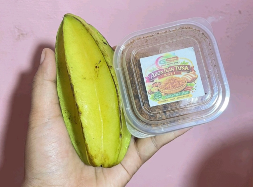 MENU MBG: Siswa di Pacitan menikmati program Makan Bergizi Gratis sebelum Ramadan. Pengelola SPPG Sidomulyo memberikan klarifikasi terkait polemik menu selama Ramadan.