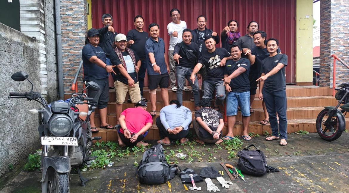 TERUNGKAP: Tiga pelaku spesialis pembobol sekolah lintas wilayah berhasil diamankan polisi usai beraksi di Kabupaten Madiun. FOTO: ISTIMEWA