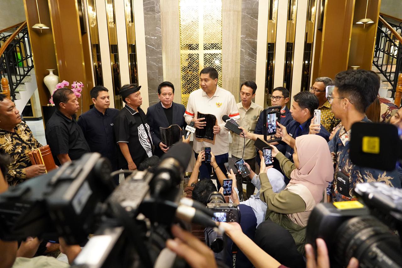 DUKUNG PERUMAHAN: Direktur Utama BRI Hery Gunardi menerima kunjungan Menteri PKP Maruarar Sirait membahas dukungan KUR Perumahan untuk program gentengisasi.