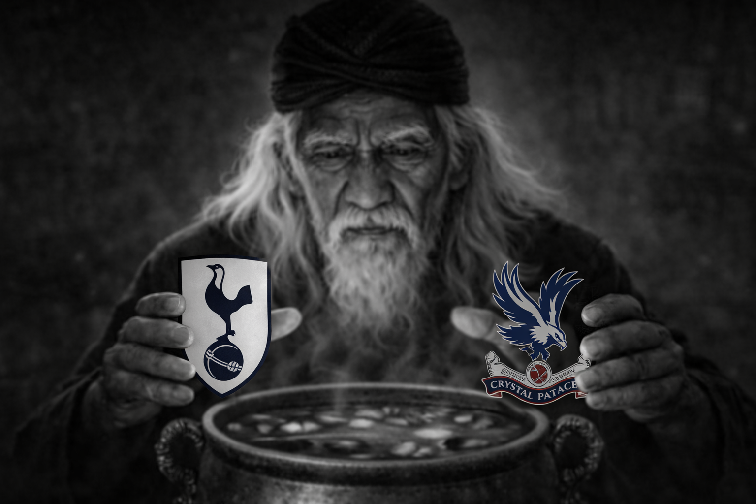 Mbah Sakat sedang meramal laga Tottenham Hotspur vs Crystal Palace.