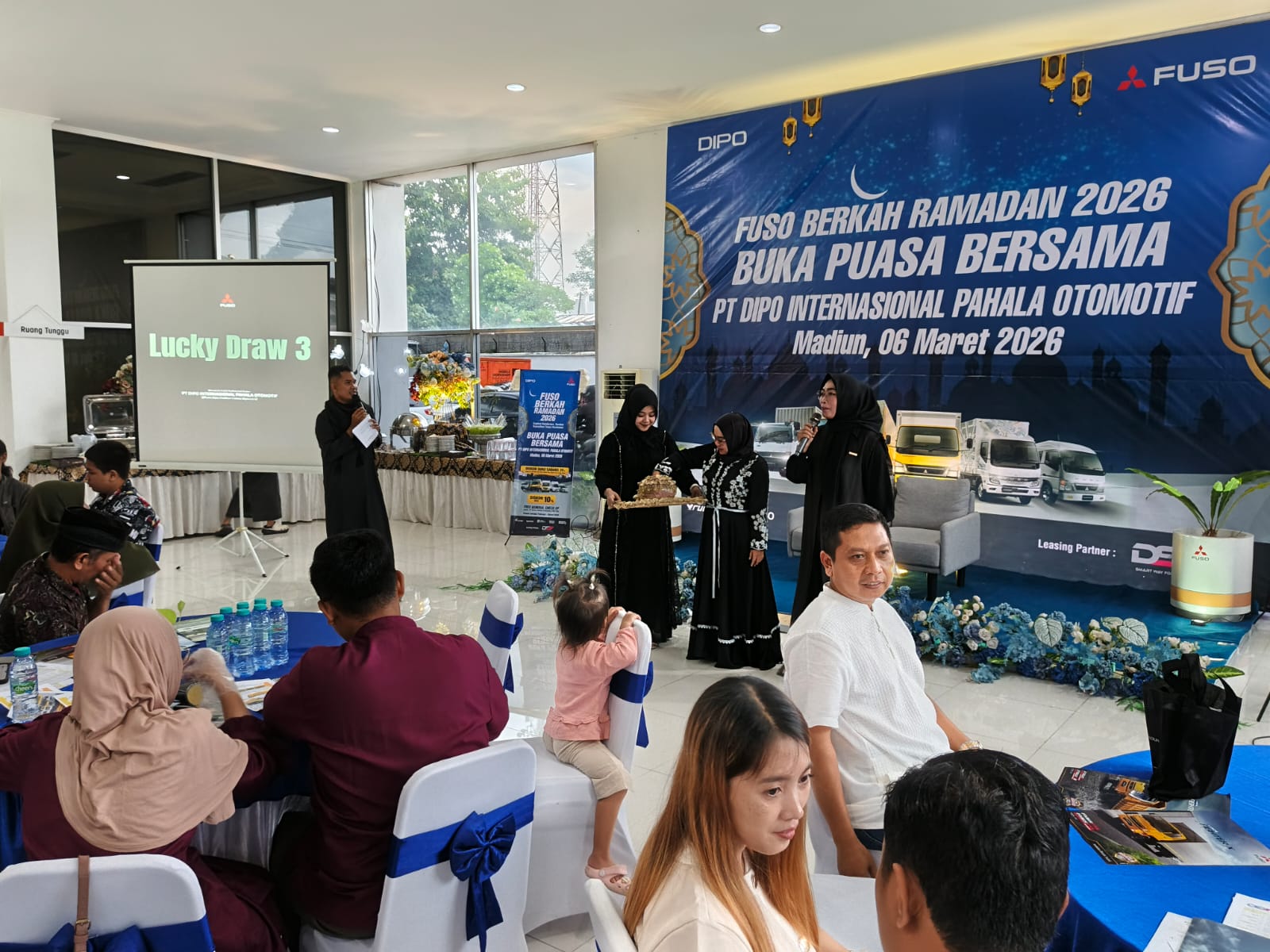 Undian lucky draw dalam buka puasa Fuso Berkah Ramadan 2026.