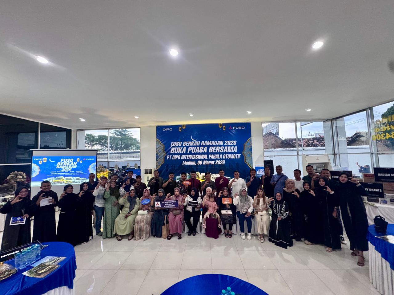 Foto bersama para undangan dalam buka puasa Fuso Berkah Ramadan 2026.