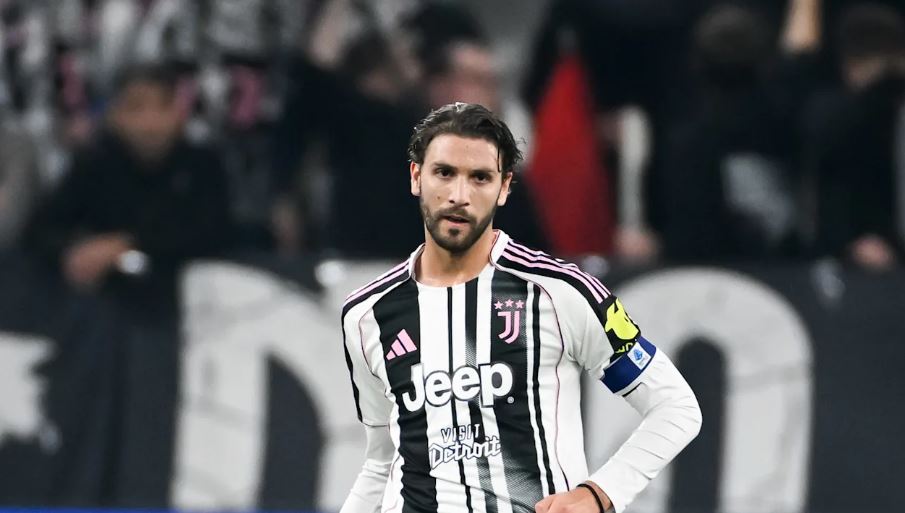 Manuel Locatelli diincar klub-klub besar di bursa transfer musim panas.