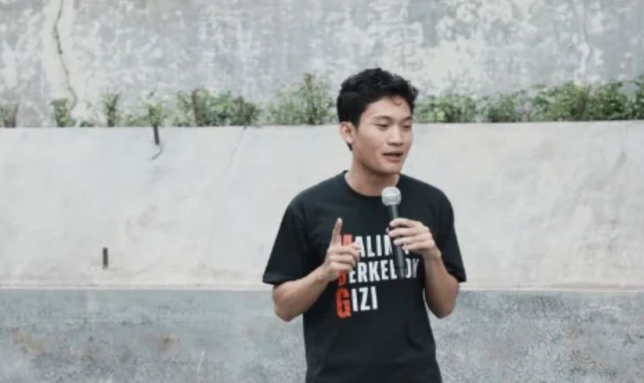 Ketua BEM UGM Tiyo Ardianto dalam sebuah aksi.