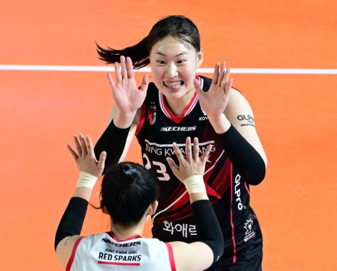 Pemain rookie Red Sparks, Park Yeo Reum, bersinar di Liga Voli Korea.