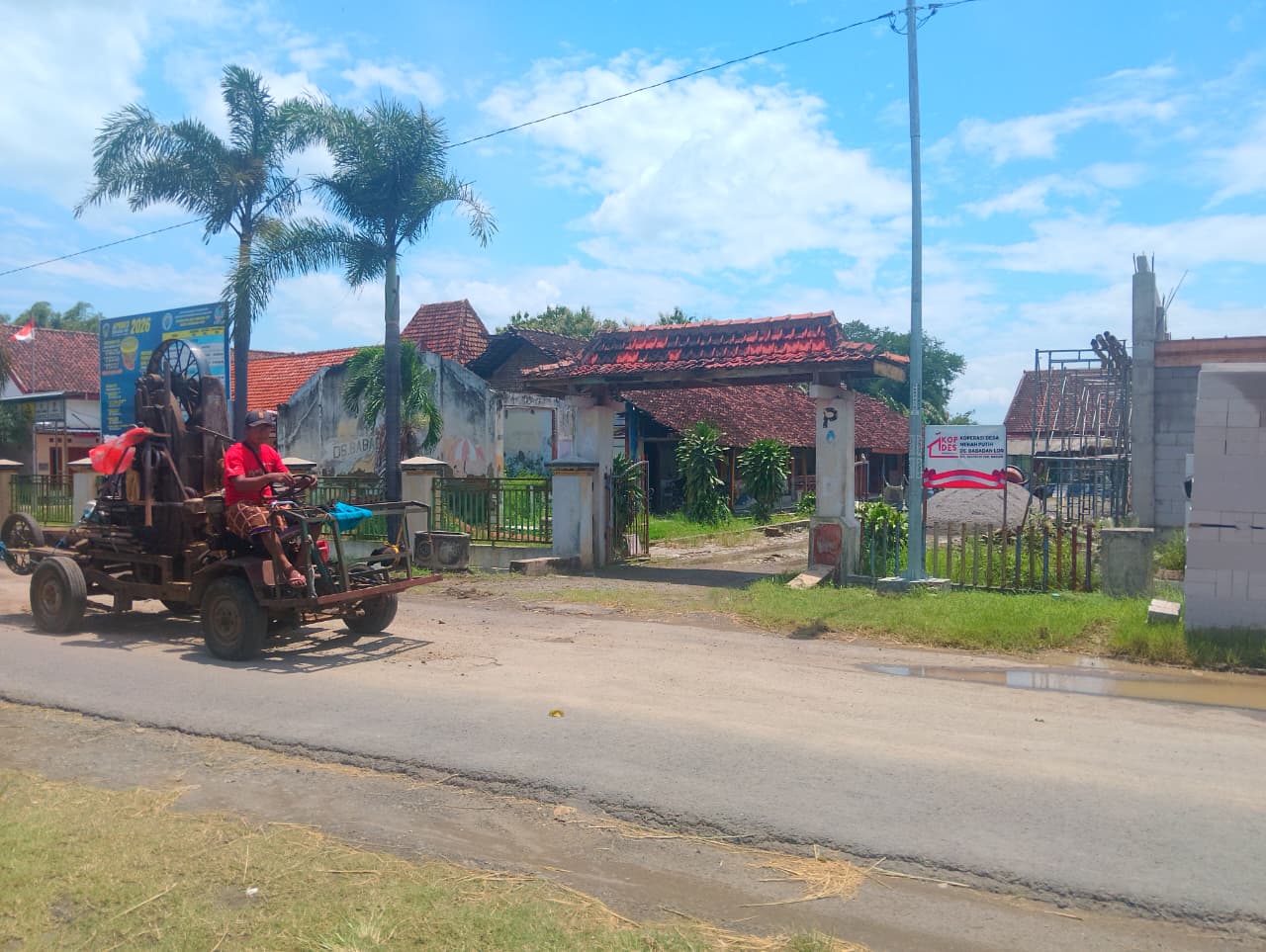 Gedung eks SD Inpres Babadan Lor di Kecamatan Balerejo yang hingga kini belum dihapus dari aset Pemkab Madiun sehingga memengaruhi pembangunan KDMP. LODITYA FERNANDES/RADAR MADIUN