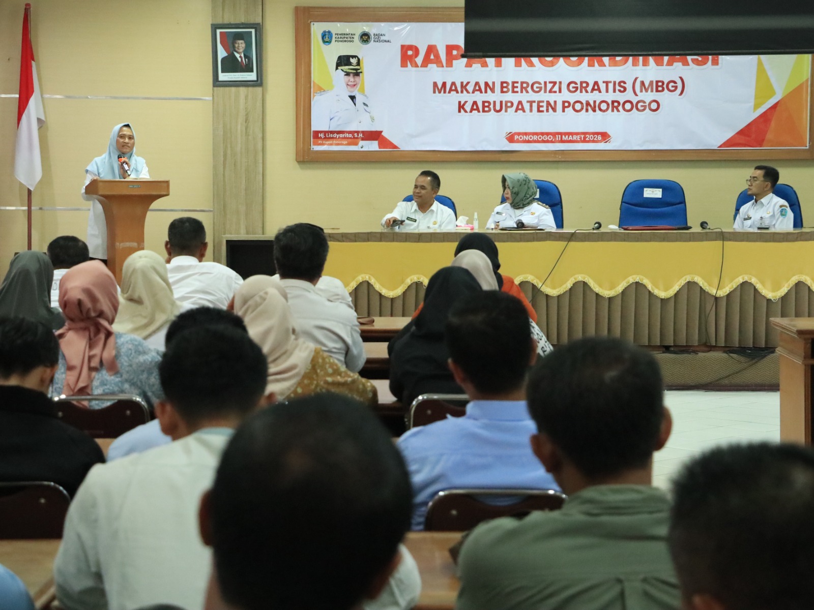 BGN bersama Pemkab Ponorogo menggelar rakor dengan pengelola SPPG dan mitra program makan bergizi gratis (MBG) di Aula Bapperida. SUGENG DWI N/RADAR PONOROGO