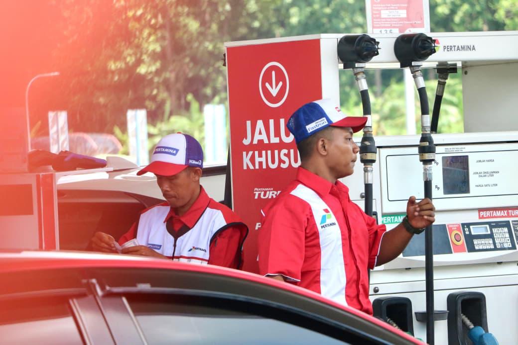 Petugas Pertamina memastikan kesiapan distribusi energi selama Ramadan dan Idul Fitri melalui Satgas RAFI.