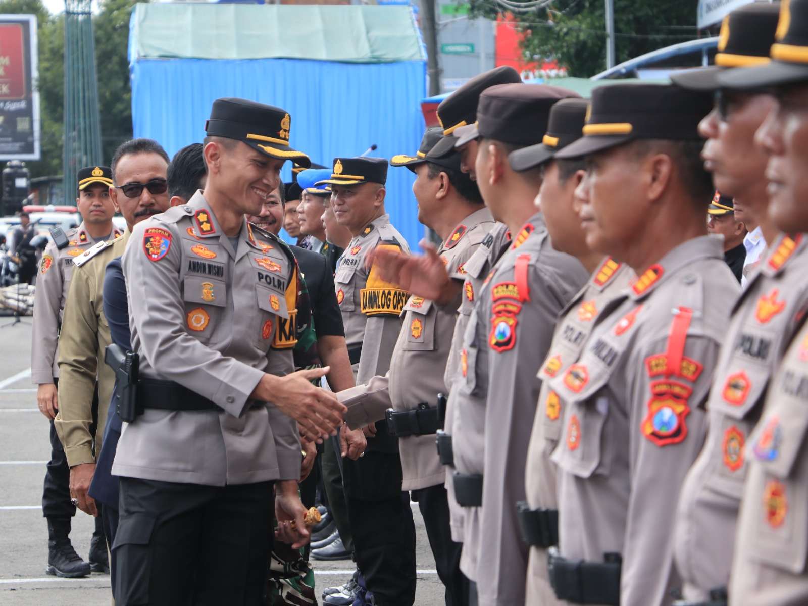 Polres Ponorogo menggelar apel Operasi Ketupat Semeru 2026 sebagai persiapan pengamanan arus mudik Lebaran. SUGENG DWI N/RADAR PONOROGO