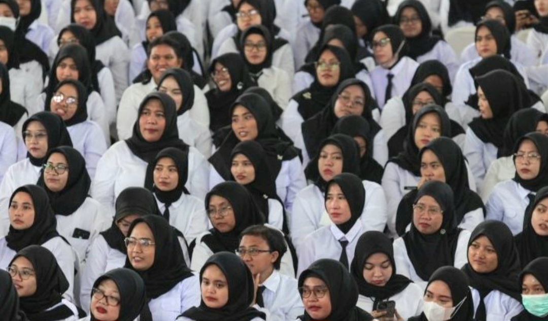 Ribuan PPPK Pemkot Surabaya saat menerima SK pengangkatan.