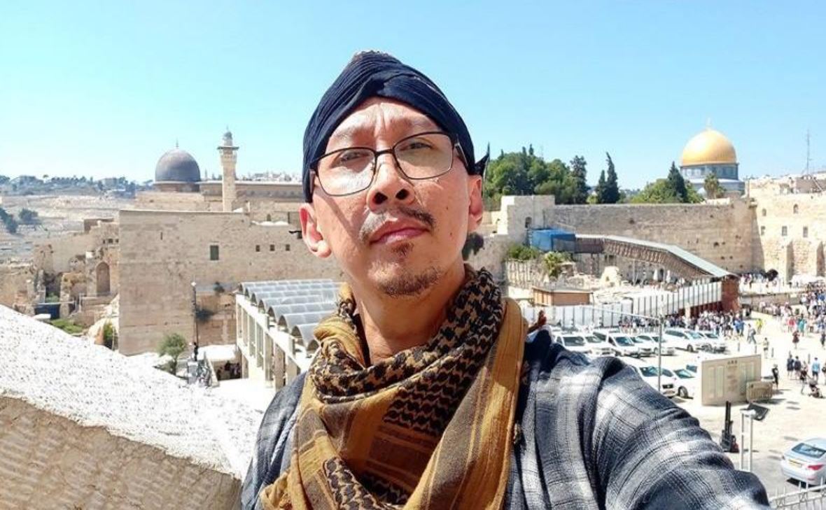 Abu Janda alias Permadi ARya, influencer viral.