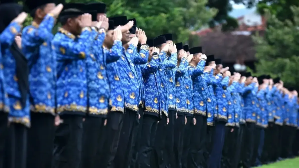 Aktivitas ASN Pemkab Pacitan. Tahun ini pemerintah daerah mencairkan THR senilai Rp 33,7 miliar. DOK RADAR PACITAN