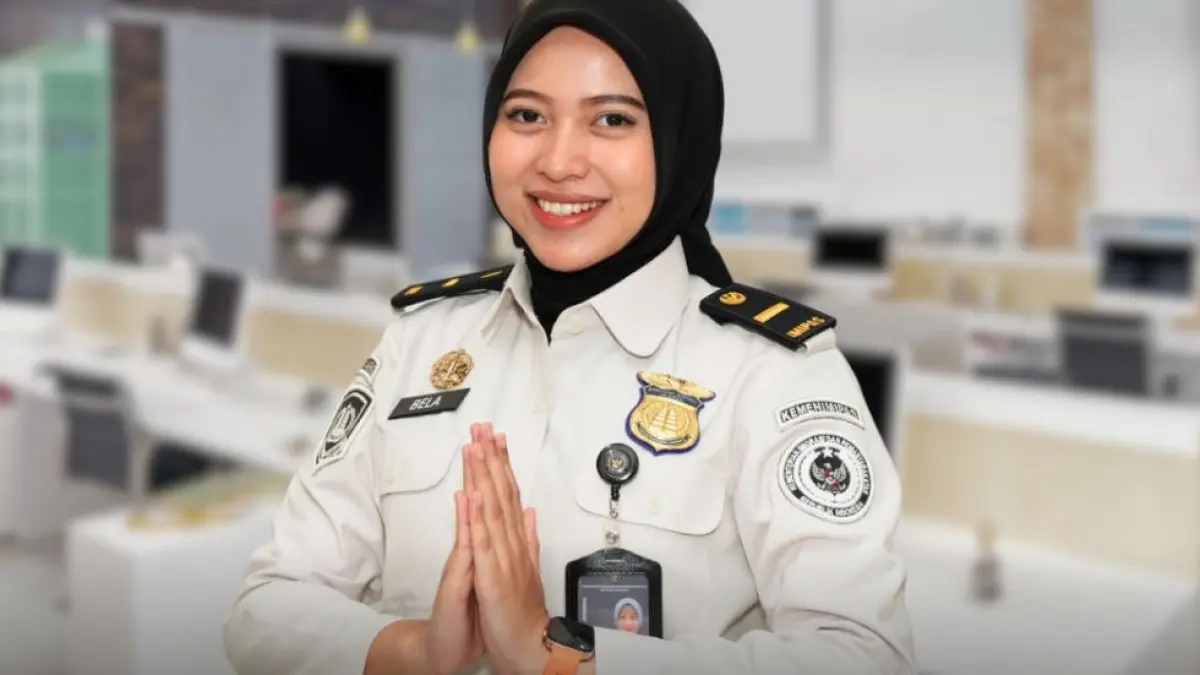 Ilustrasi petugas imigrasi melayani sepenuh hati.